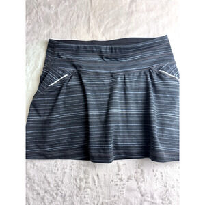 athleta skort shorts Medium black grey stripes stretch yoga gym gorpcorp